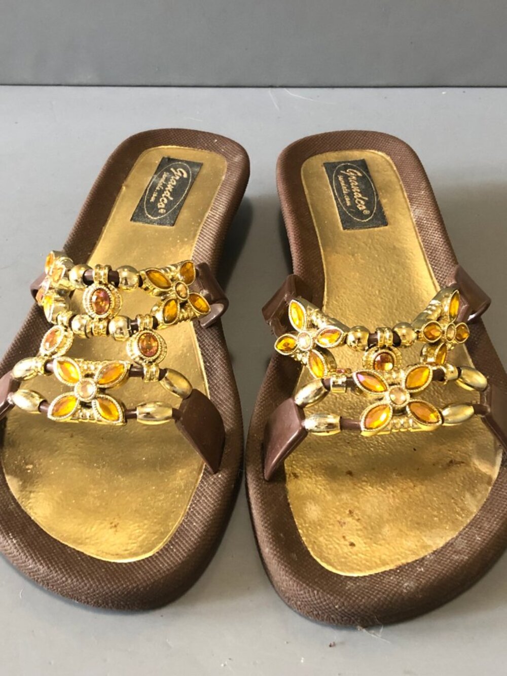 GRANDCO BROWN FIREFLY SLIP ON SLIDE SANDALS GOLD JEWELED EMBELLISHMENTS SIZE 8